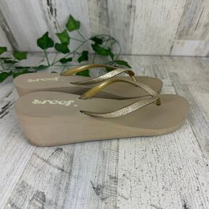 Reef Krystal Champagne Glitter Wedge
Flip Flops size 8